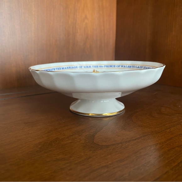 Aynsley 1981 Royal Wedding Commemorative dish&mug - Picture 3 of 6